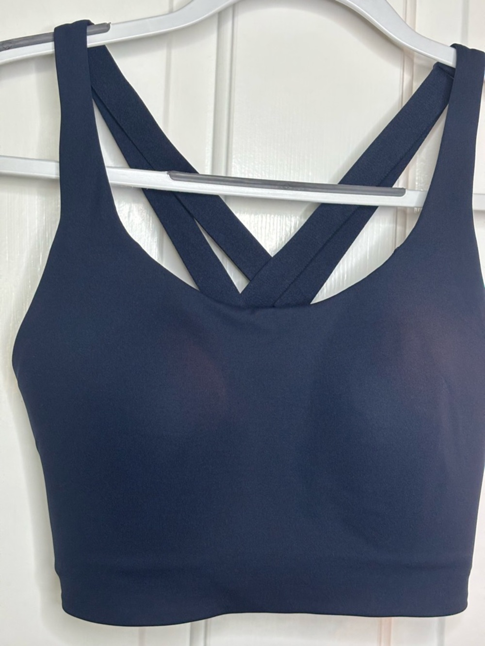 EUC LULULEMON Women's Navy Blue Cross-Back Sports Bra size 34DD - Picture 2 of 7